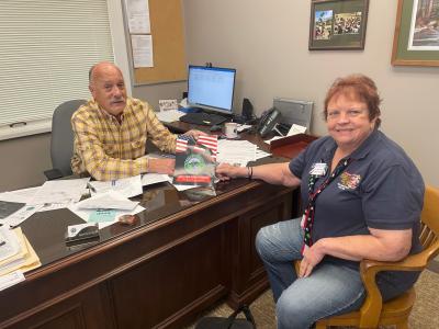 Linn County Commissioner and Christine Ferguson, Linn County Veterans Day President. 
