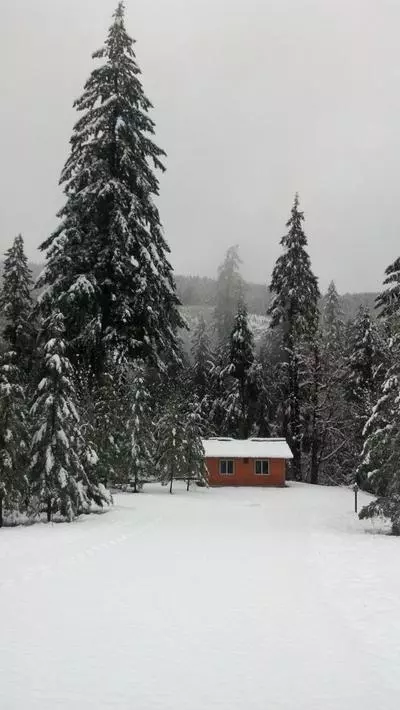 river-bend-cabin-snow