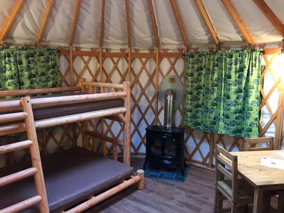 interior_of_yurt_2d