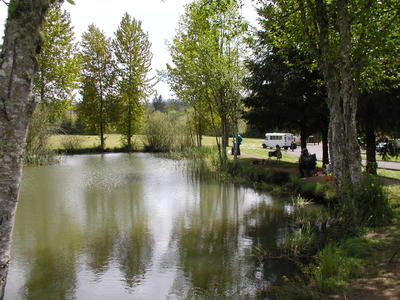 roaring-river-fishing-pond