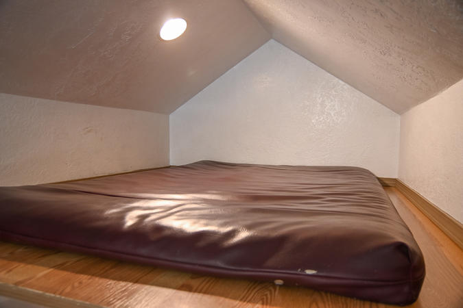 Cabin 8 bed
