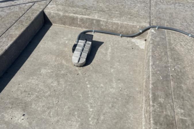 attachment for discharge tube